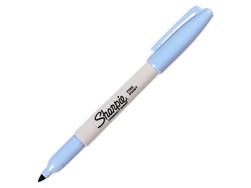 sharpie fin bleu pâle