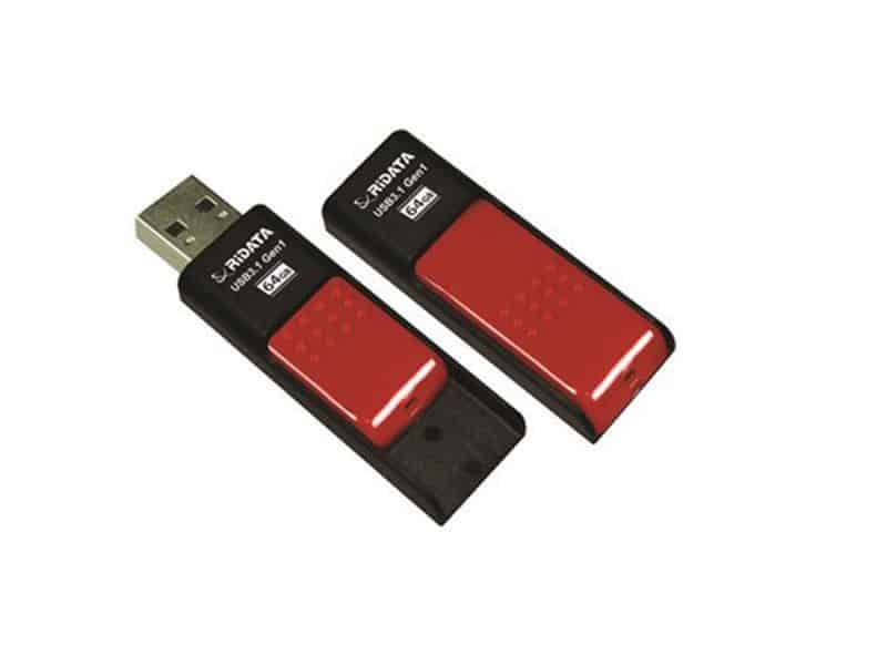 Clé USB Ridata 64 Go noir et rouge